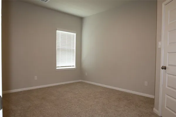 $2,000 | 1336 Mount Blanc Path, Conroe, TX 77301