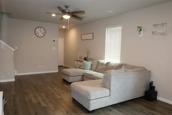 $2,000 | 1336 Mount Blanc Path, Conroe, TX 77301