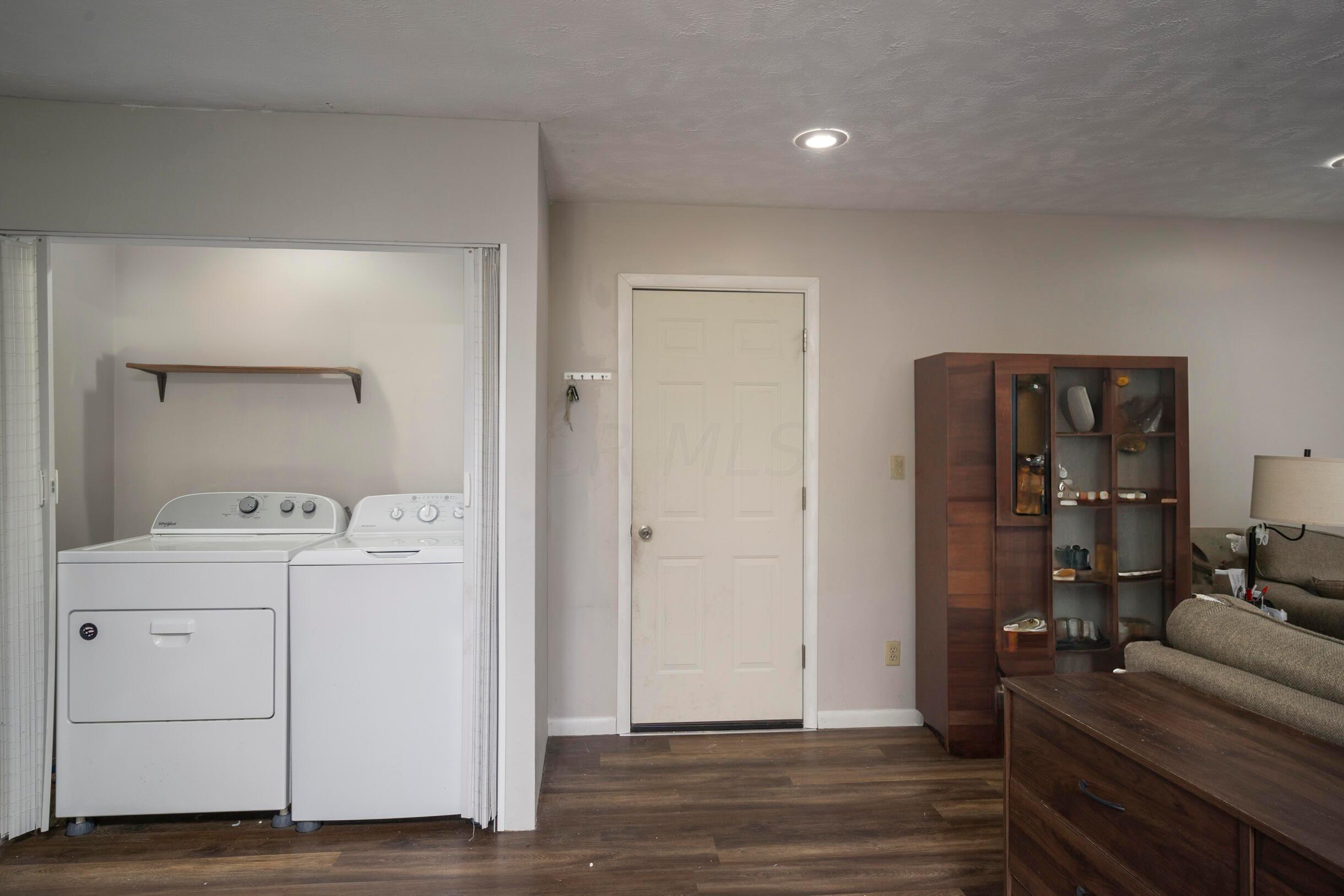 3091 State Rte 41 Washington Court House, OH 43160 - Photo 13 of 30 Family Room/Laundry Area