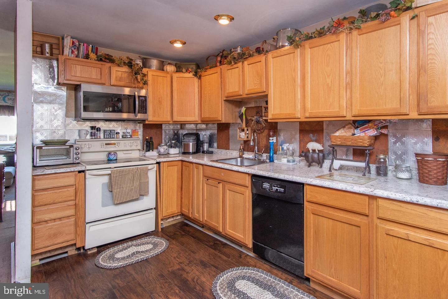 228 Nanticoke Road Essex, MD 21221 - Photo 11 of 22