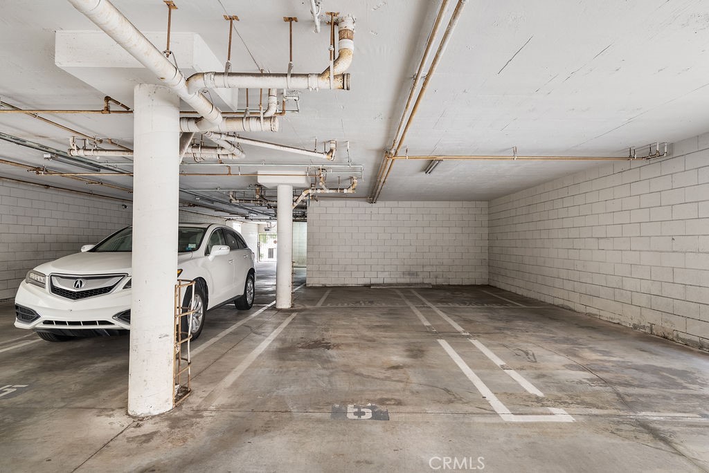 1434 South Point View Street Los Angeles, CA 90035 - Photo 13 of 16 a view of a garage