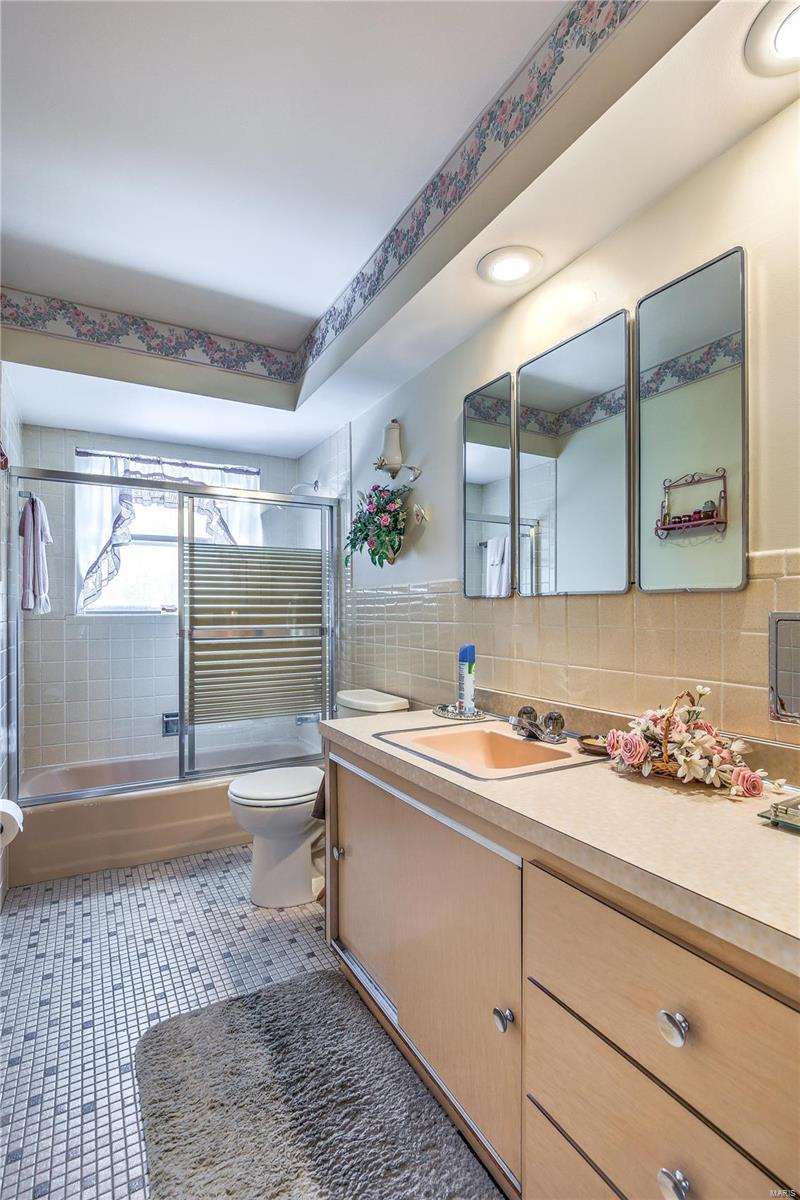 32 Weldon Spring Heights Drive Weldon Spring, MO 63304 - Photo 17 of 24