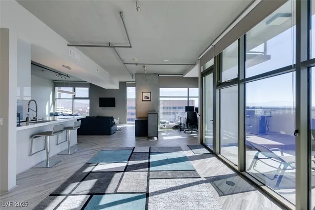 $2,977 | 353 East Bonneville Avenue, Unit 816, Las Vegas, NV 89101