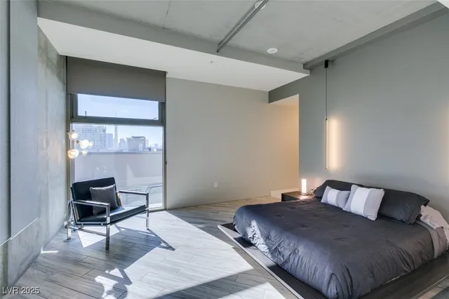 $2,977 | 353 East Bonneville Avenue, Unit 816, Las Vegas, NV 89101