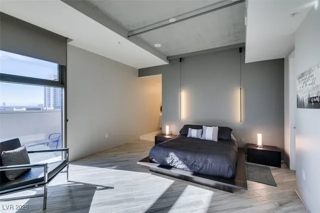 $2,977 | 353 East Bonneville Avenue, Unit 816, Las Vegas, NV 89101