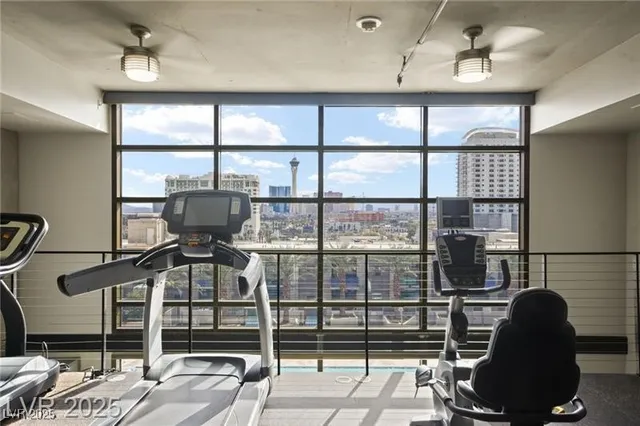 $2,977 | 353 East Bonneville Avenue, Unit 816, Las Vegas, NV 89101