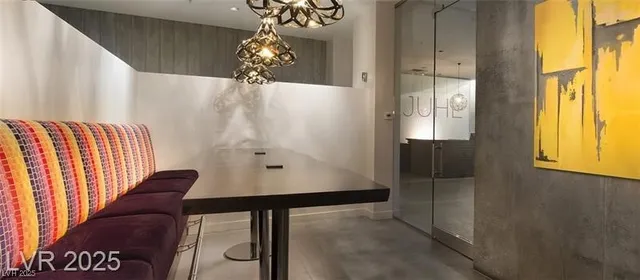 $2,977 | 353 East Bonneville Avenue, Unit 816, Las Vegas, NV 89101