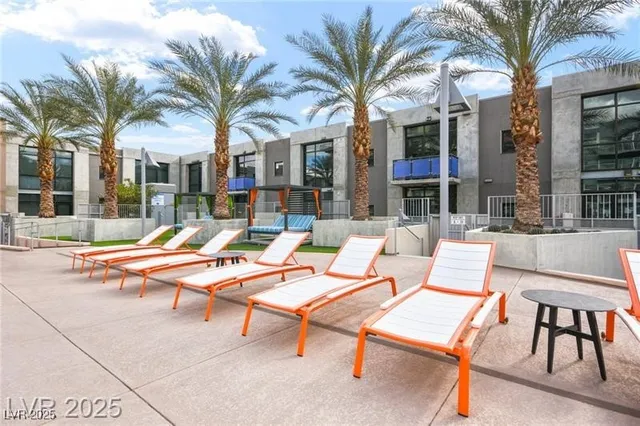 $2,977 | 353 East Bonneville Avenue, Unit 816, Las Vegas, NV 89101