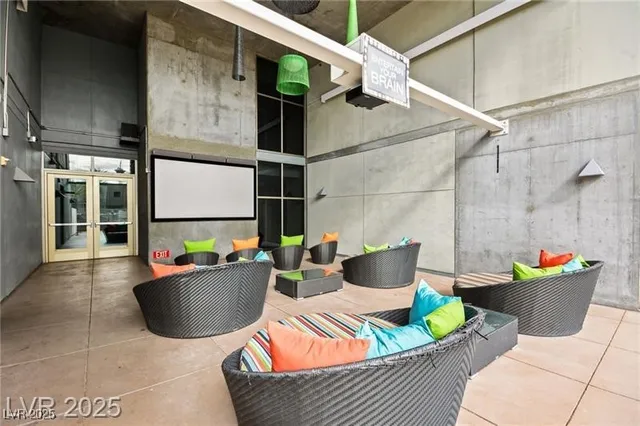 $2,977 | 353 East Bonneville Avenue, Unit 816, Las Vegas, NV 89101