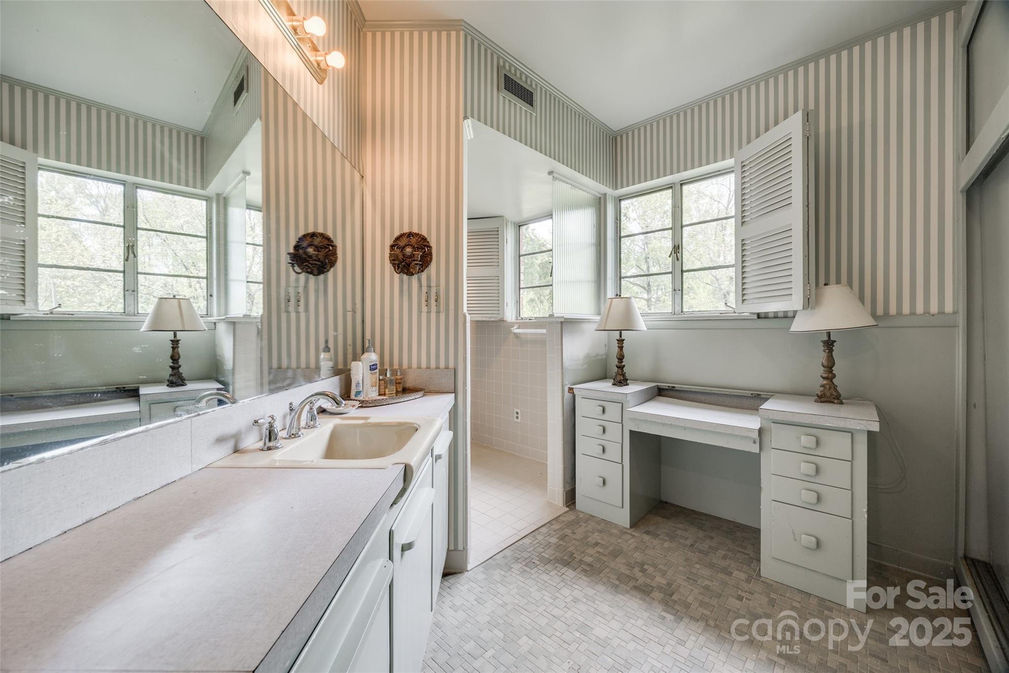 3330 Foxcroft Road Charlotte, NC 28211 - Photo 17 of 39