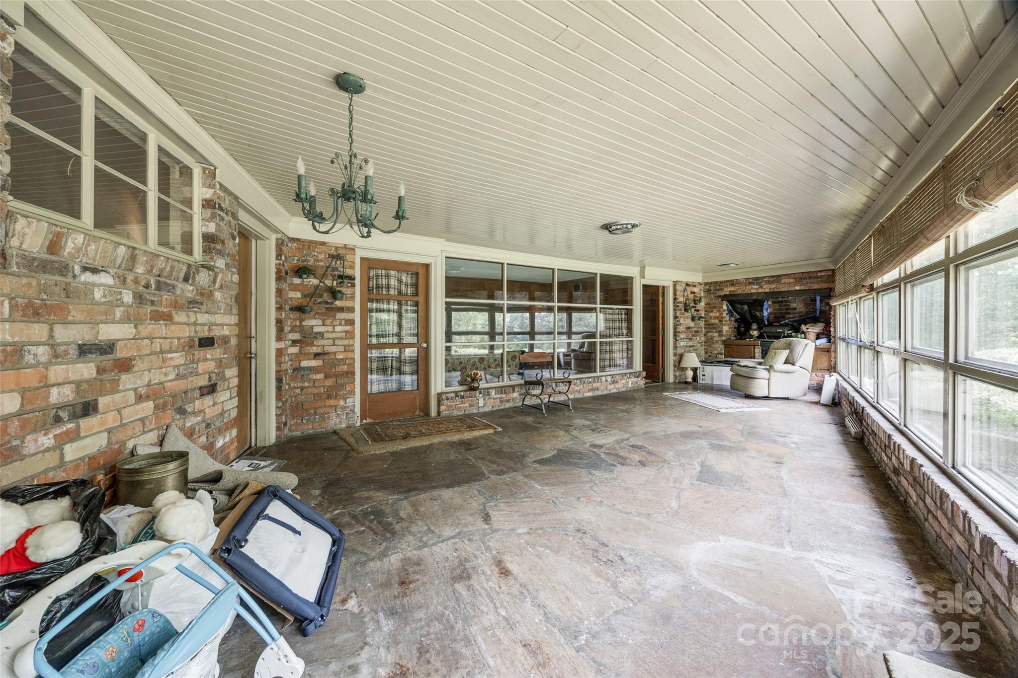 3330 Foxcroft Road Charlotte, NC 28211 - Photo 24 of 39 a view of an entryway with a building