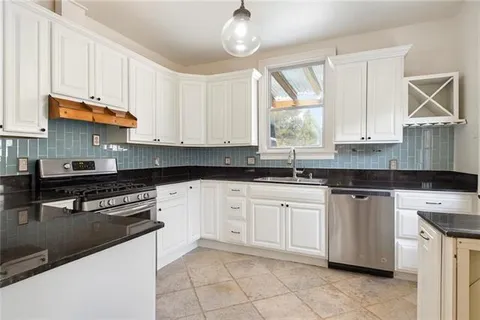 $320,000 | 5650 Woodlawn Place, New Orleans, LA 70124