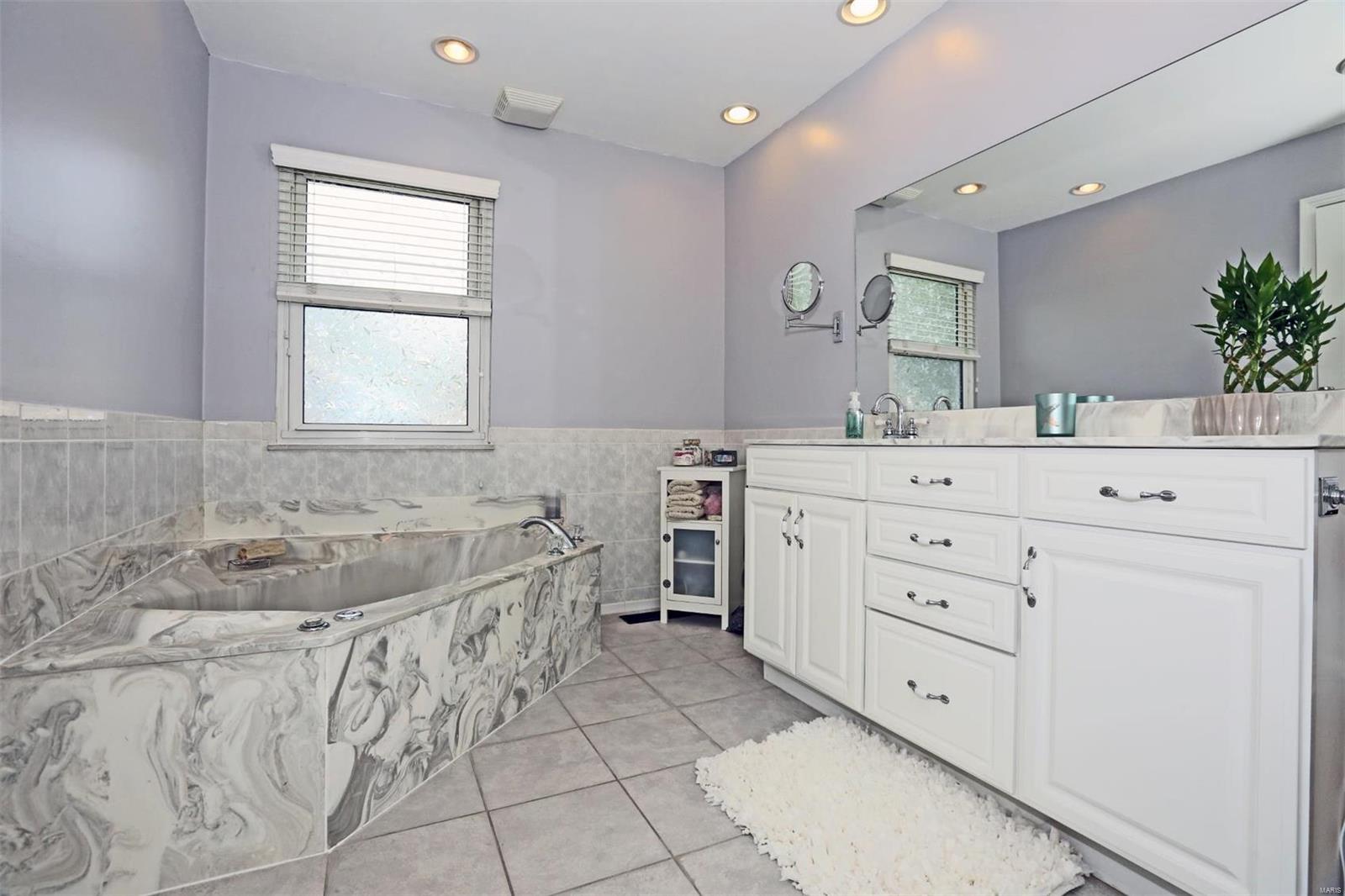 689 Walnut Point Court Ballwin, MO 63021 - Photo 11 of 20