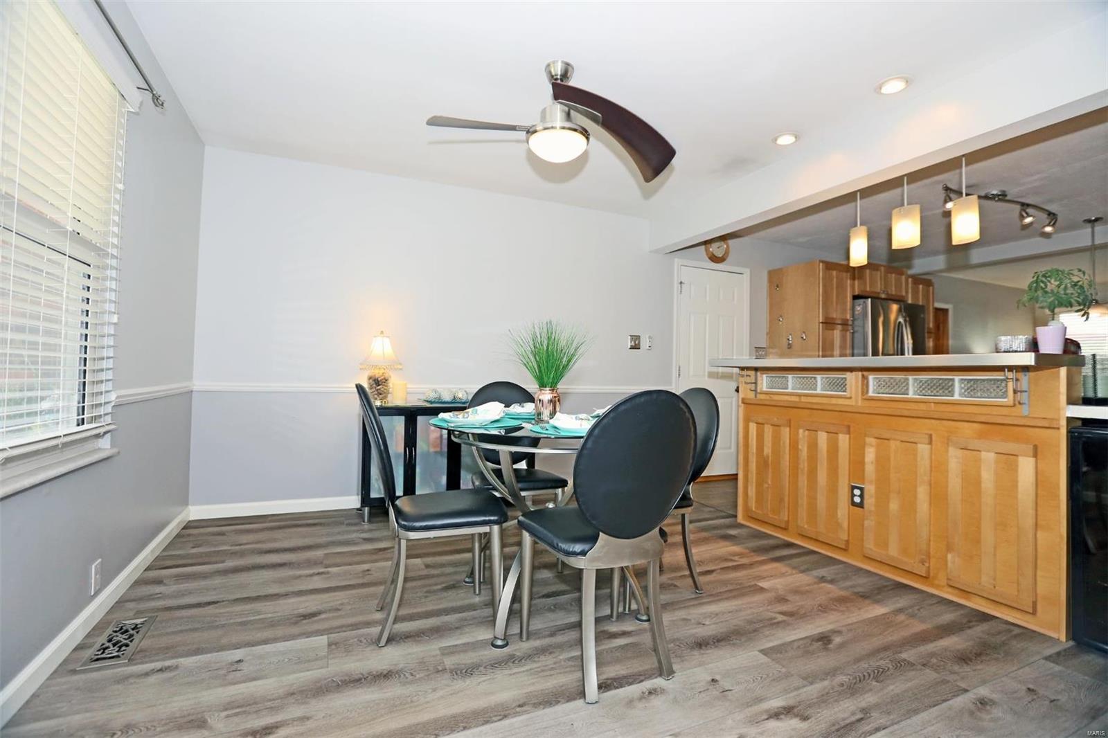 689 Walnut Point Court Ballwin, MO 63021 - Photo 4 of 20