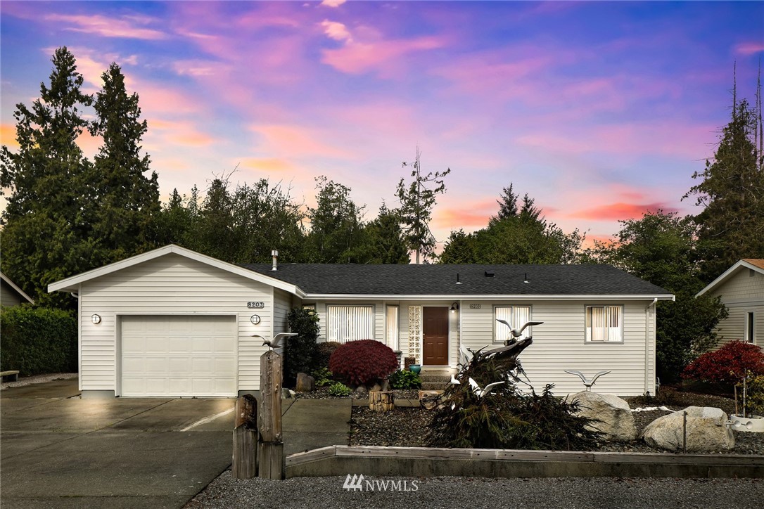 8203 Comox Road Birch Bay, WA 98230 - Photo 1 of 26 Gallery Image 1