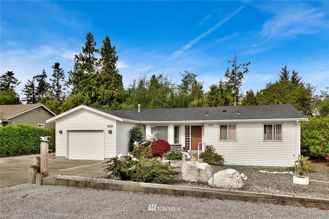 8203 Comox Road Birch Bay, WA 98230 - Photo 3 of 26 Gallery Image 3