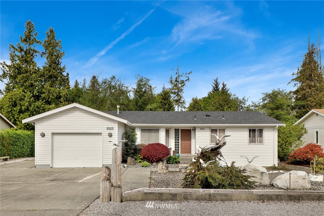 8203 Comox Road Birch Bay, WA 98230 - Photo 4 of 26 Gallery Image 4