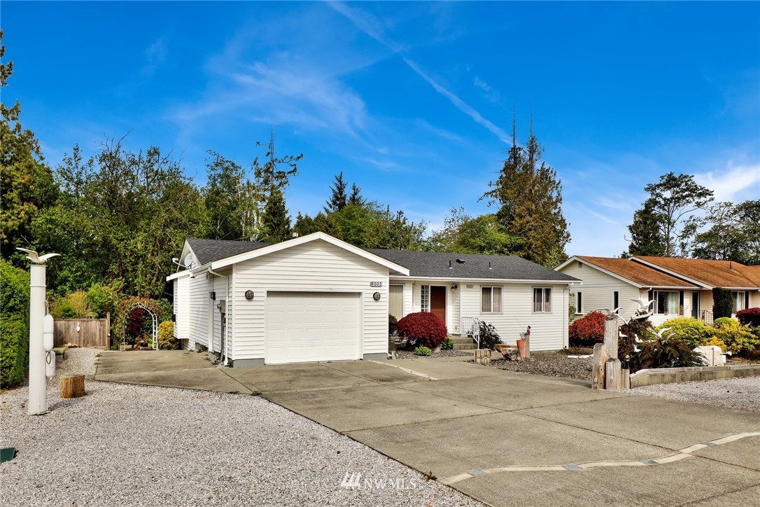 8203 Comox Road Birch Bay, WA 98230 - Photo 5 of 26 Gallery Image 5