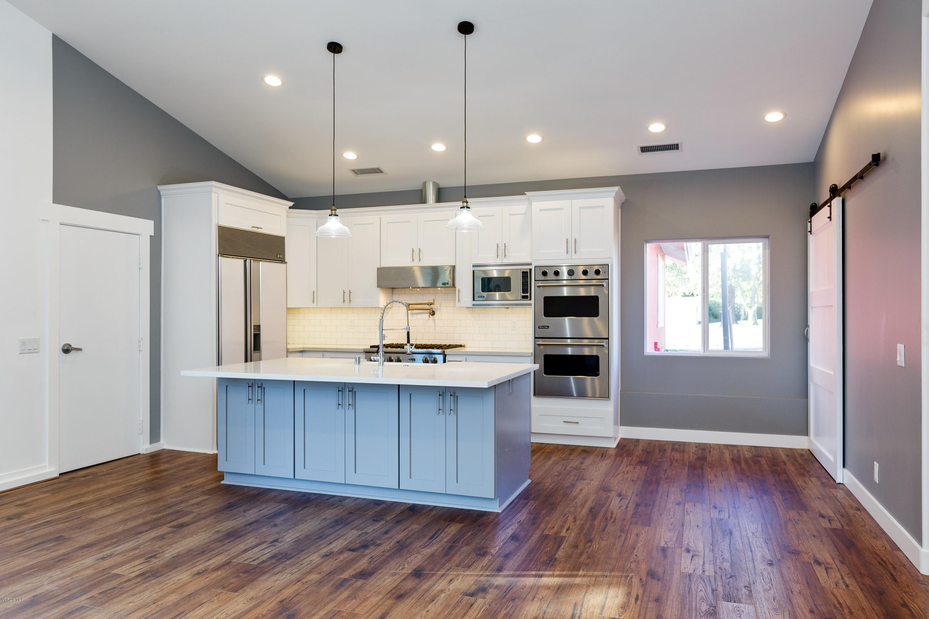 5881 La Cumbre Road Somis, CA 93066 - Photo 24 of 41 20guest_kitchen