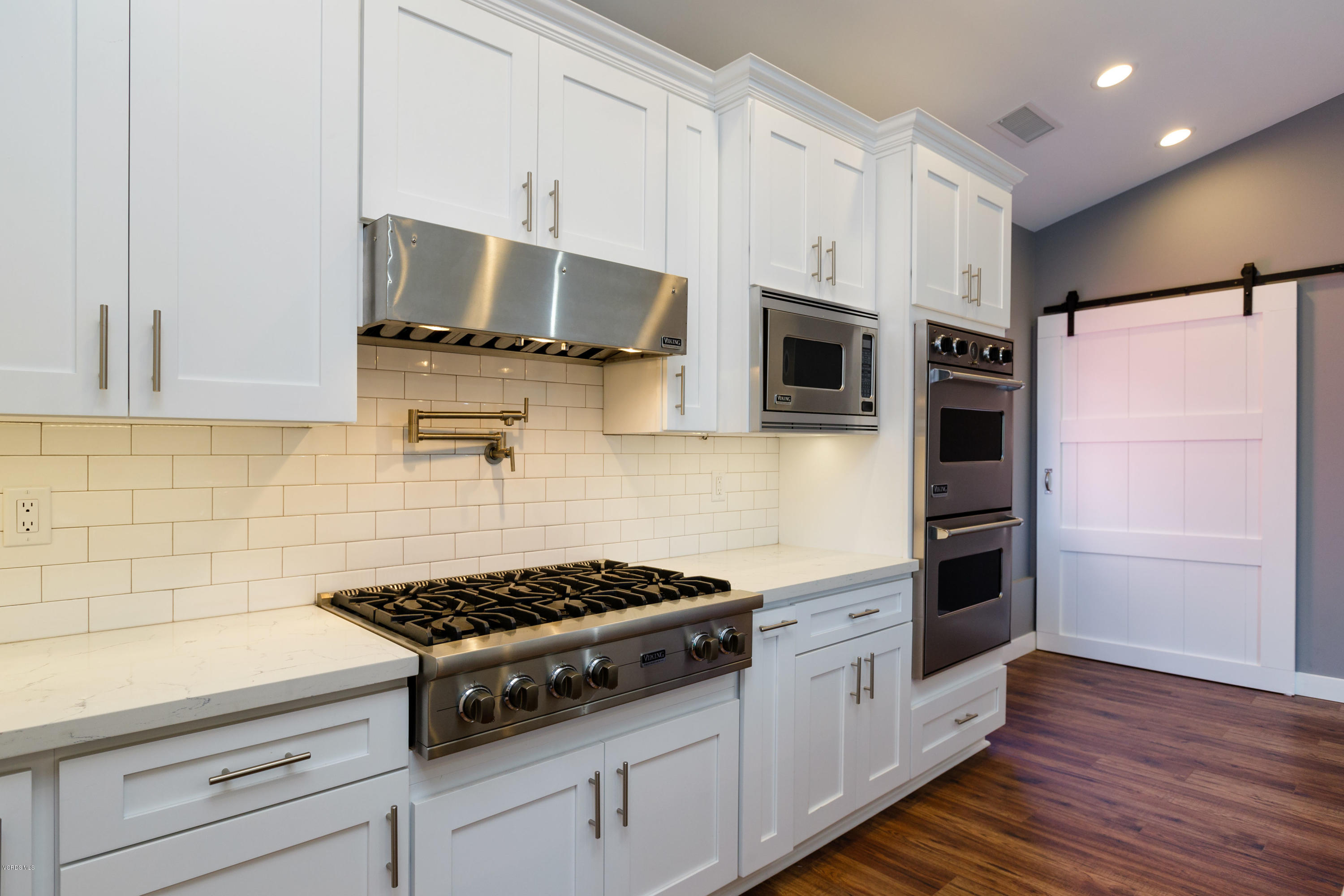 5881 La Cumbre Road Somis, CA 93066 - Photo 26 of 41 23guest_kitchen