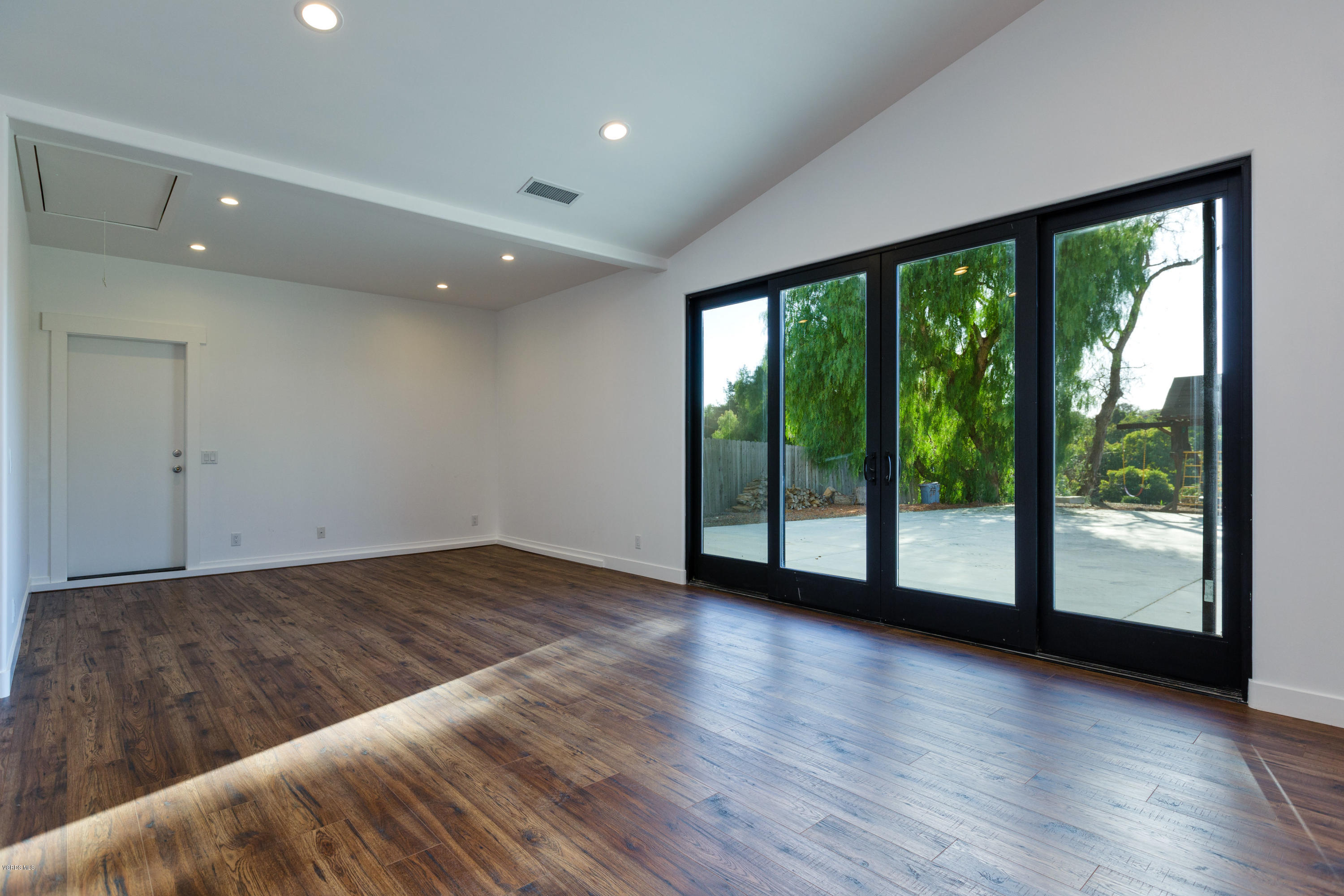 5881 La Cumbre Road Somis, CA 93066 - Photo 28 of 41 25guest_kitchen