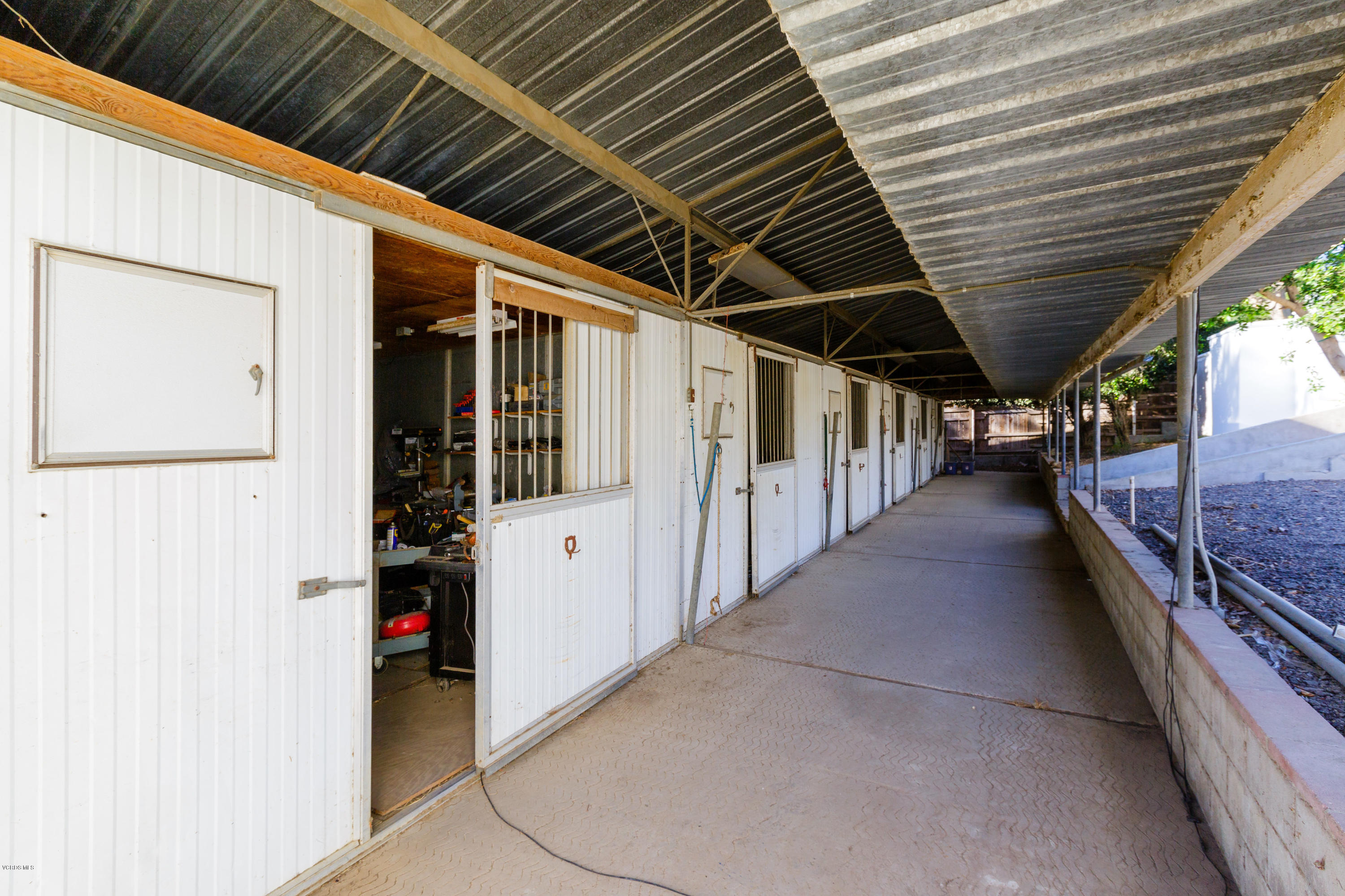 5881 La Cumbre Road Somis, CA 93066 - Photo 35 of 41 31stables