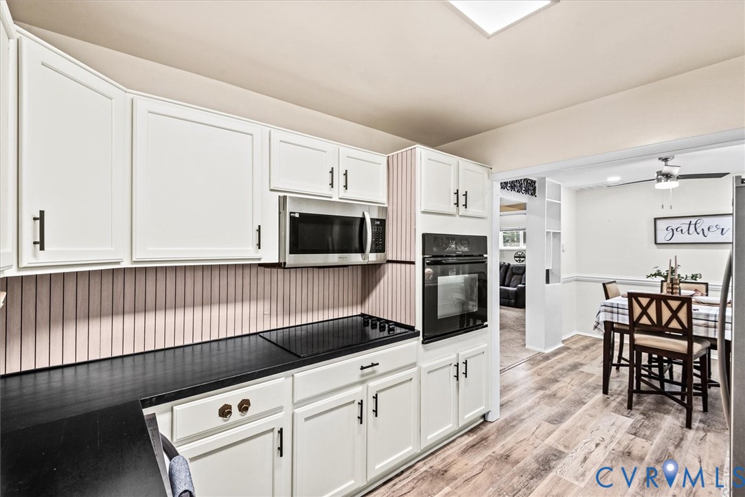 1300 Elon Road Henrico, VA 23229 - Photo 16 of 41 Built in oven