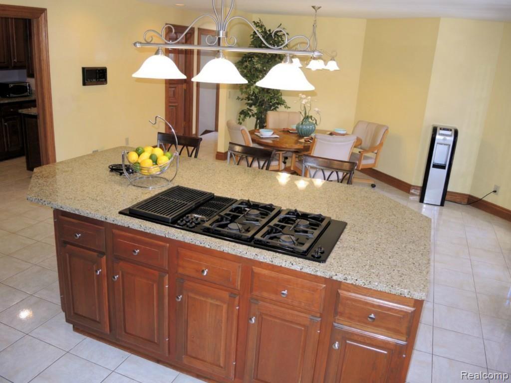 5405 Abbey Drive Rochester, MI 48306 - Photo 29 of 94 Kitchen (2) (Large).jpg