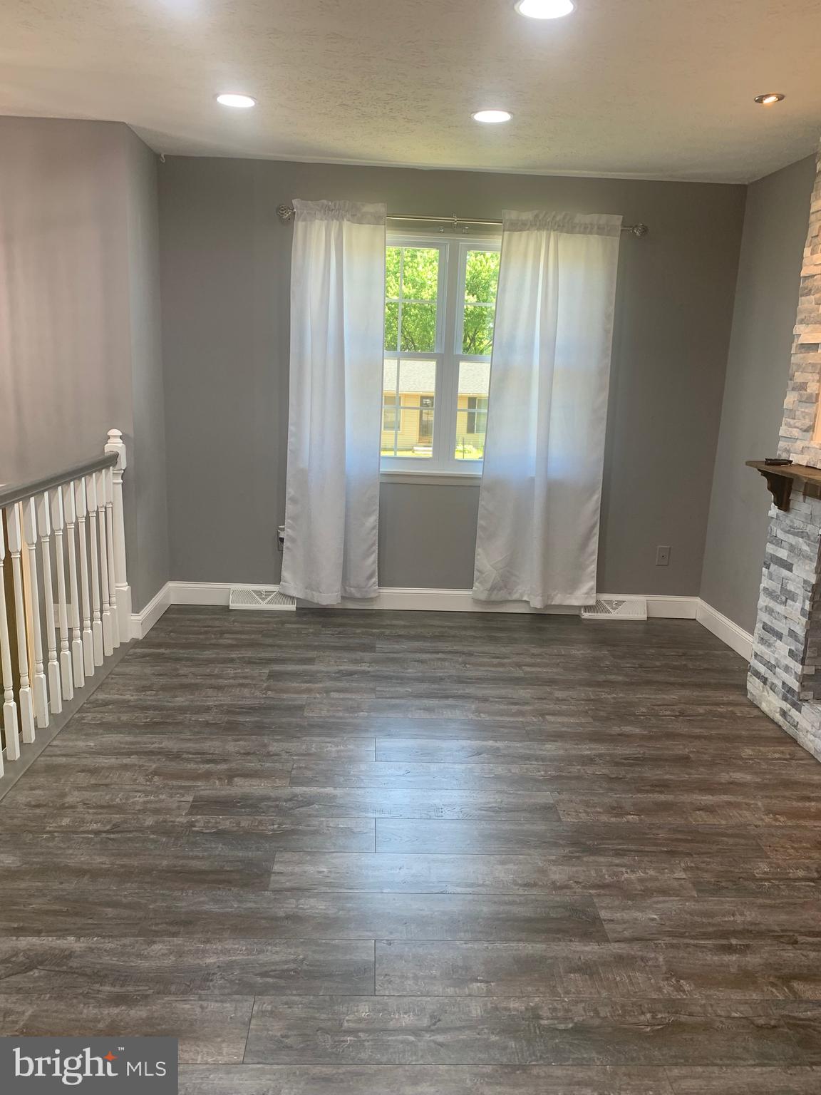 7908 Liberty Circle Pasadena, MD 21122 - Photo 4 of 35 LR