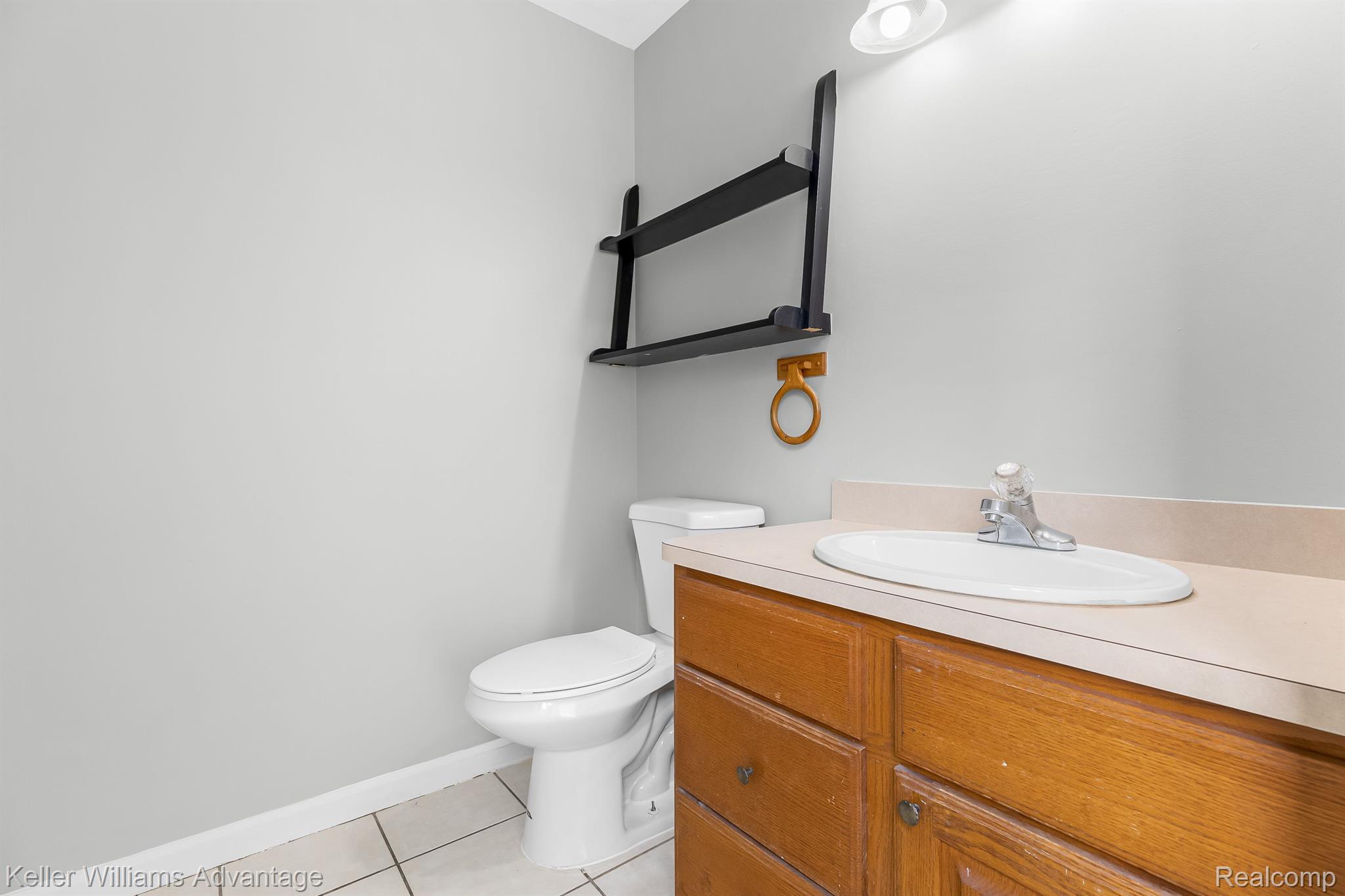 8040 Stephens Road Warren, MI 48089 - Photo 18 of 26 Gallery Image 18