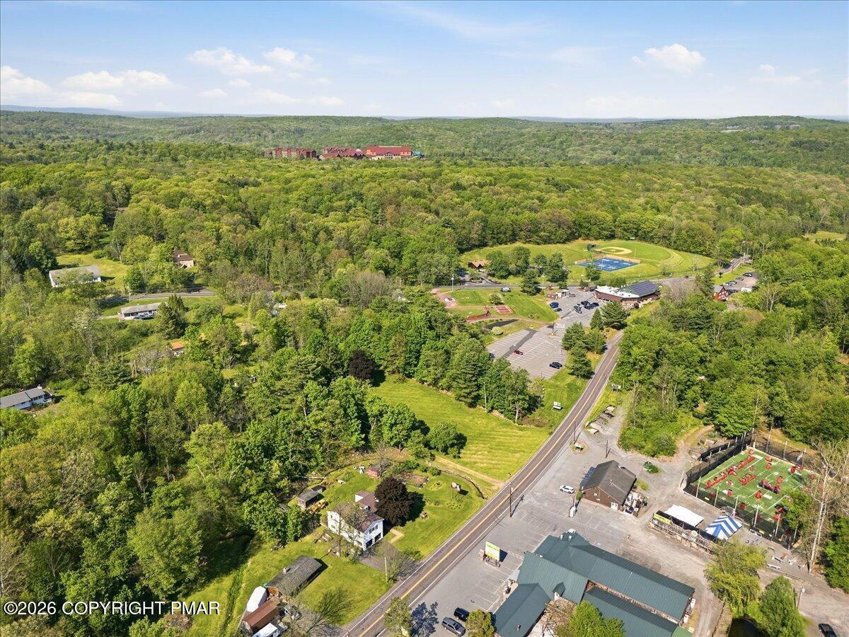 140 Camelback Road Tannersville, PA 18372 - Photo 9 of 44 09-HomeView_Media-140_Camelback_Rd