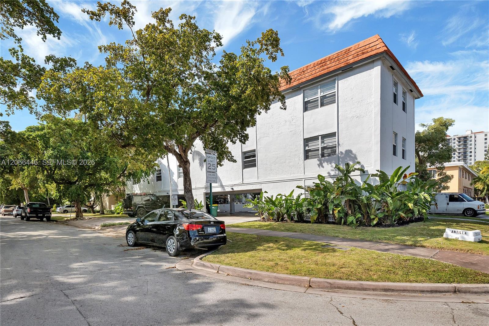 1114 Douglas Road, Unit 4 Coral Gables, FL 33134 - Photo 14 of 19 Gallery Image 14