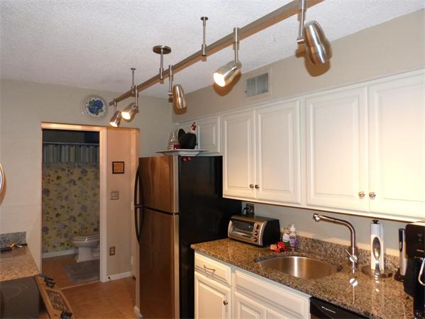 3 Beal's Cove Road, Unit K Hingham, MA 02043 - Photo 7 of 13 Gallery Image 7