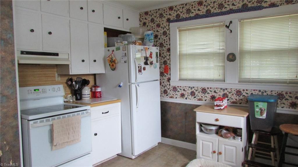 711 Old Winston Road High Point, NC 27265 - Photo 2 of 19