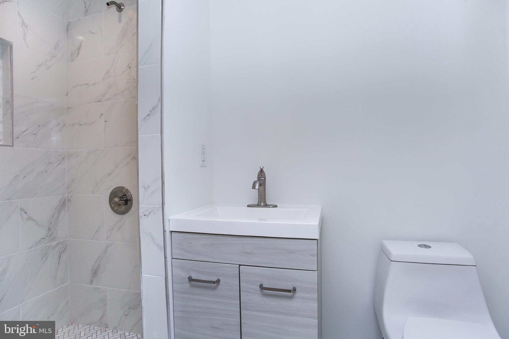 5707 Nassau Road Philadelphia, PA 19131 - Photo 21 of 22 Primary Bathroom