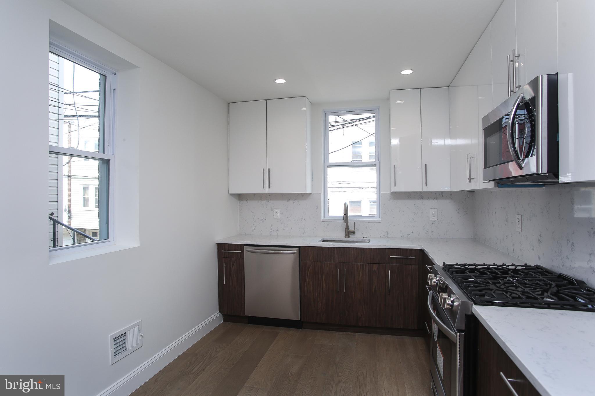 5707 Nassau Road Philadelphia, PA 19131 - Photo 10 of 22 Kitchen