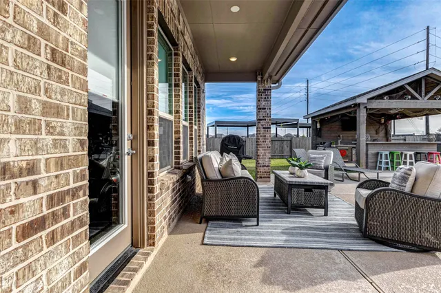 $600,000 | 9869 Western Sky Drive, Brookshire, TX 77423