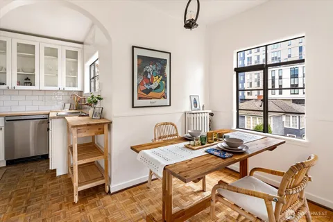 $769,500 | 1106 Northeast 42nd Street, Unit 19, Seattle, WA 98105