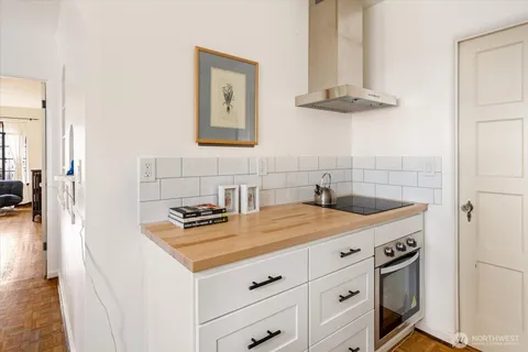 $769,500 | 1106 Northeast 42nd Street, Unit 19, Seattle, WA 98105