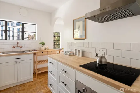 $769,500 | 1106 Northeast 42nd Street, Unit 19, Seattle, WA 98105