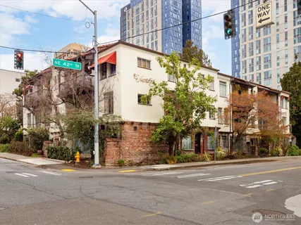 $769,500 | 1106 Northeast 42nd Street, Unit 19, Seattle, WA 98105