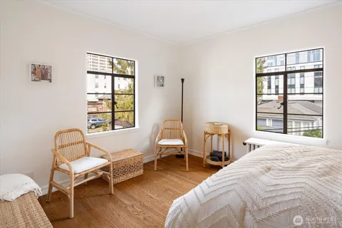 $769,500 | 1106 Northeast 42nd Street, Unit 19, Seattle, WA 98105