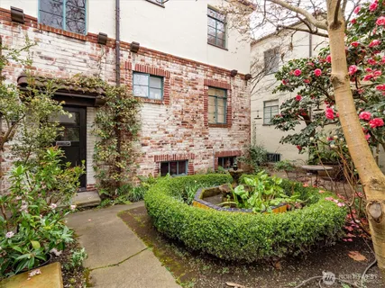 $769,500 | 1106 Northeast 42nd Street, Unit 19, Seattle, WA 98105