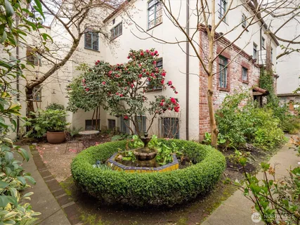 $769,500 | 1106 Northeast 42nd Street, Unit 19, Seattle, WA 98105