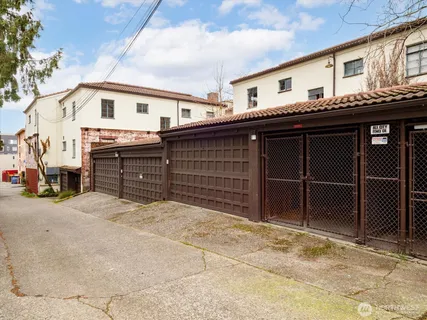 $769,500 | 1106 Northeast 42nd Street, Unit 19, Seattle, WA 98105