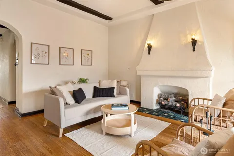 $769,500 | 1106 Northeast 42nd Street, Unit 19, Seattle, WA 98105