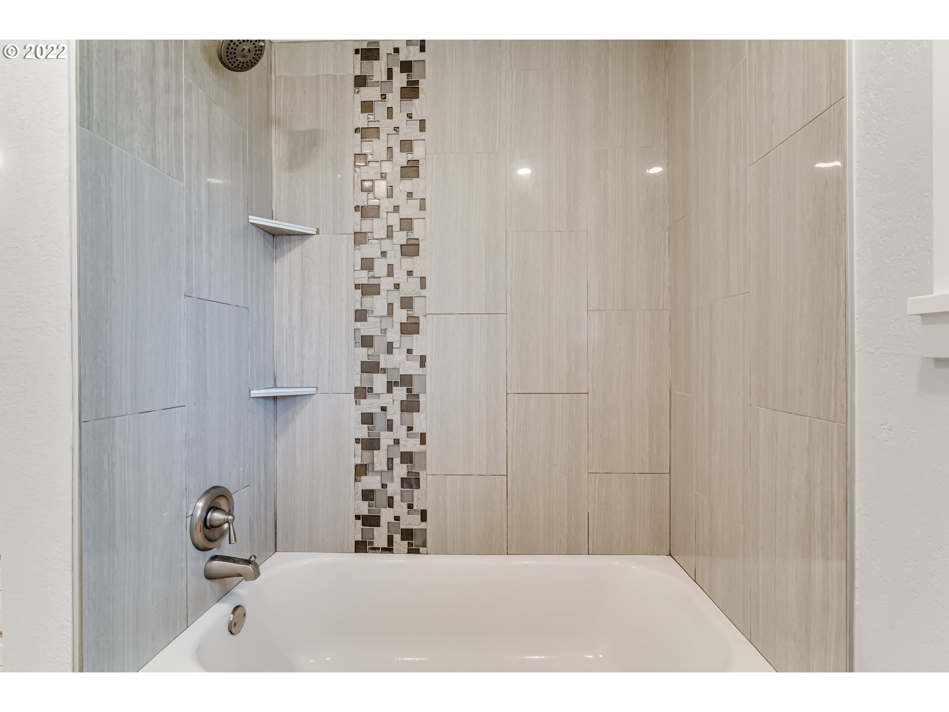423 F Street Springfield, OR 97477 - Photo 18 of 29 a bathroom with a shower