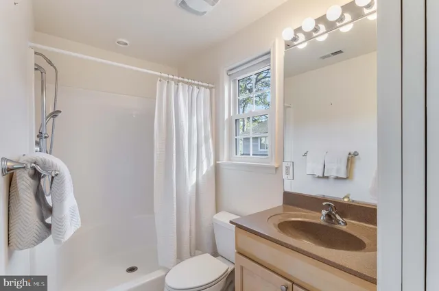 $975,000 | 844 Glen Drive, Bethany Beach, DE 19930