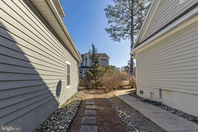 $975,000 | 844 Glen Drive, Bethany Beach, DE 19930