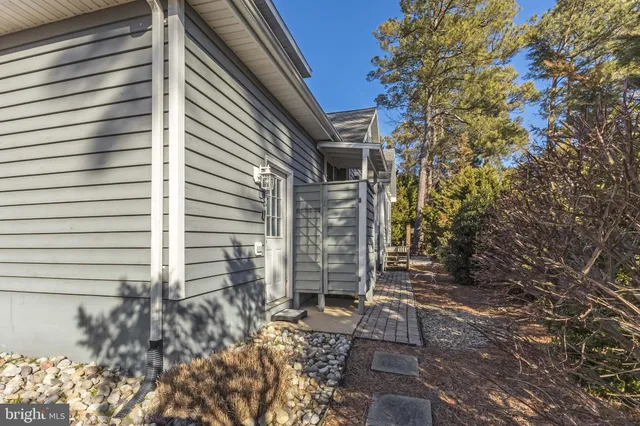 $975,000 | 844 Glen Drive, Bethany Beach, DE 19930